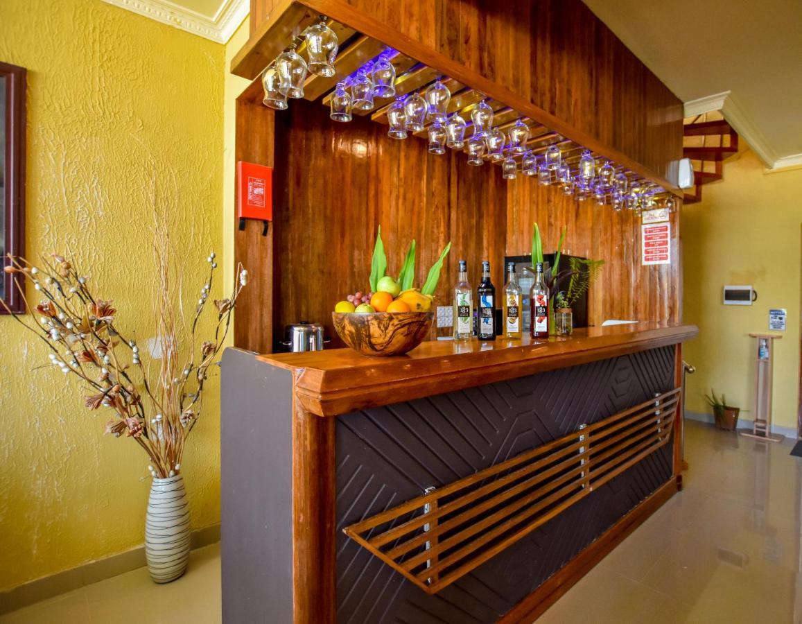 Equatorial Divers Lodge 阿杜环礁 外观 照片